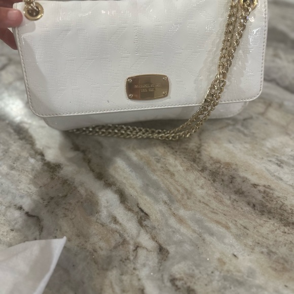 Michael Kors patent Jet Set multi-way shoulder bag perforated - Picture 6 of 7